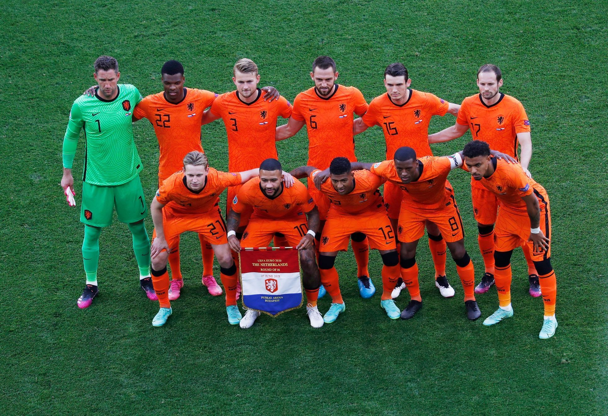 Nizozemský tým před osmifinále Nizozemsko - Česko na ME 2020