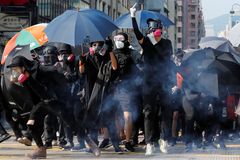 Za svobodný Hongkong. Ve městě se koná další protest, policie použila slzný plyn