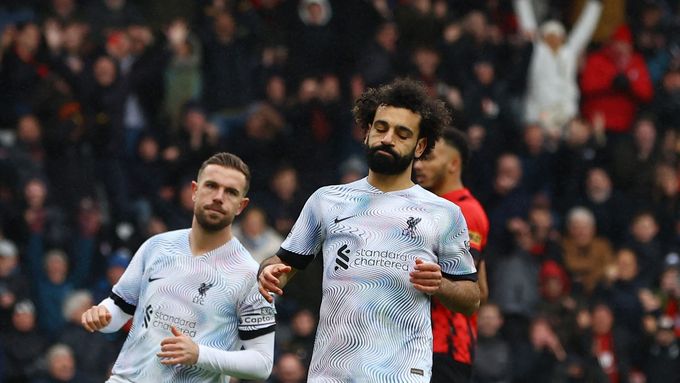 Muhammad Salah po neproměněné penaltě na hřišti Bournemouthu.