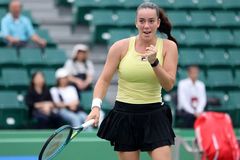 Ta snad jezdí na motorce. Dvě výměny, které z mladé Češky dělají světovou atrakci