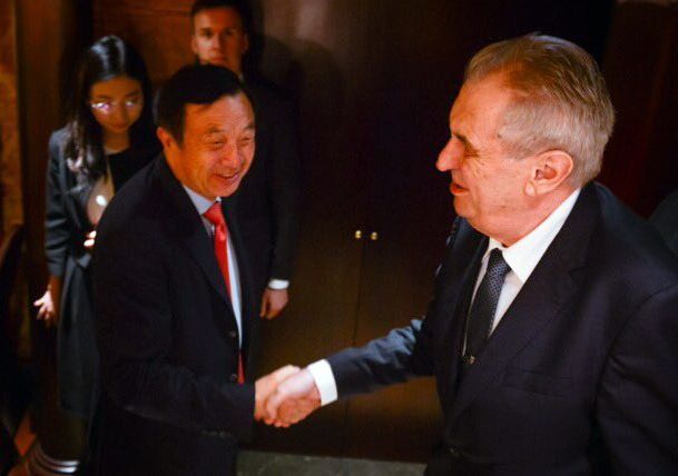 Miloš Zeman s generálním ředitelem společnost Huawei Ženem Čeng-fejem