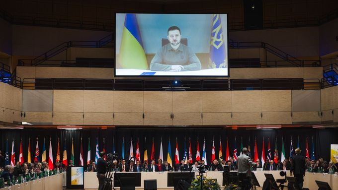 Na mezinárodním summitu Krymské platformy v Praze promluvil i ukrajinský prezident Volodymyr Zelenskyj.