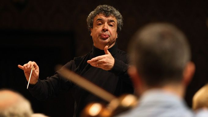 Semjon Byčkov je od loňska šéfdirigentem České filharmonie.