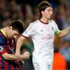 Messi slaví gól do sítě AC Milán v Lize mistrů