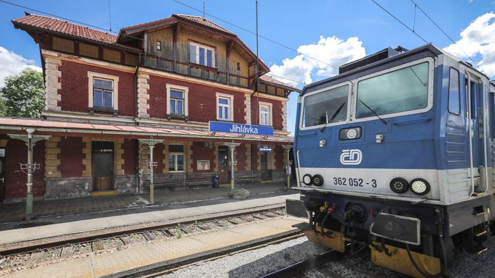 Čtyři hlasy se změní v jeden. Hlášení na českých nádražích bude poprvé všude stejné; Zdroj foto: Jakub Plíhal