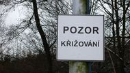 Na trati leží dvě místa, kde by na sebe tramvaje měly čekat, tak aby se proti sobě nestřetly na jedné koleji.