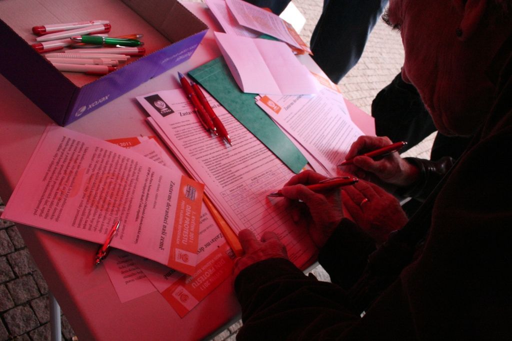 Protivládní petice ČSSD na 1. máje