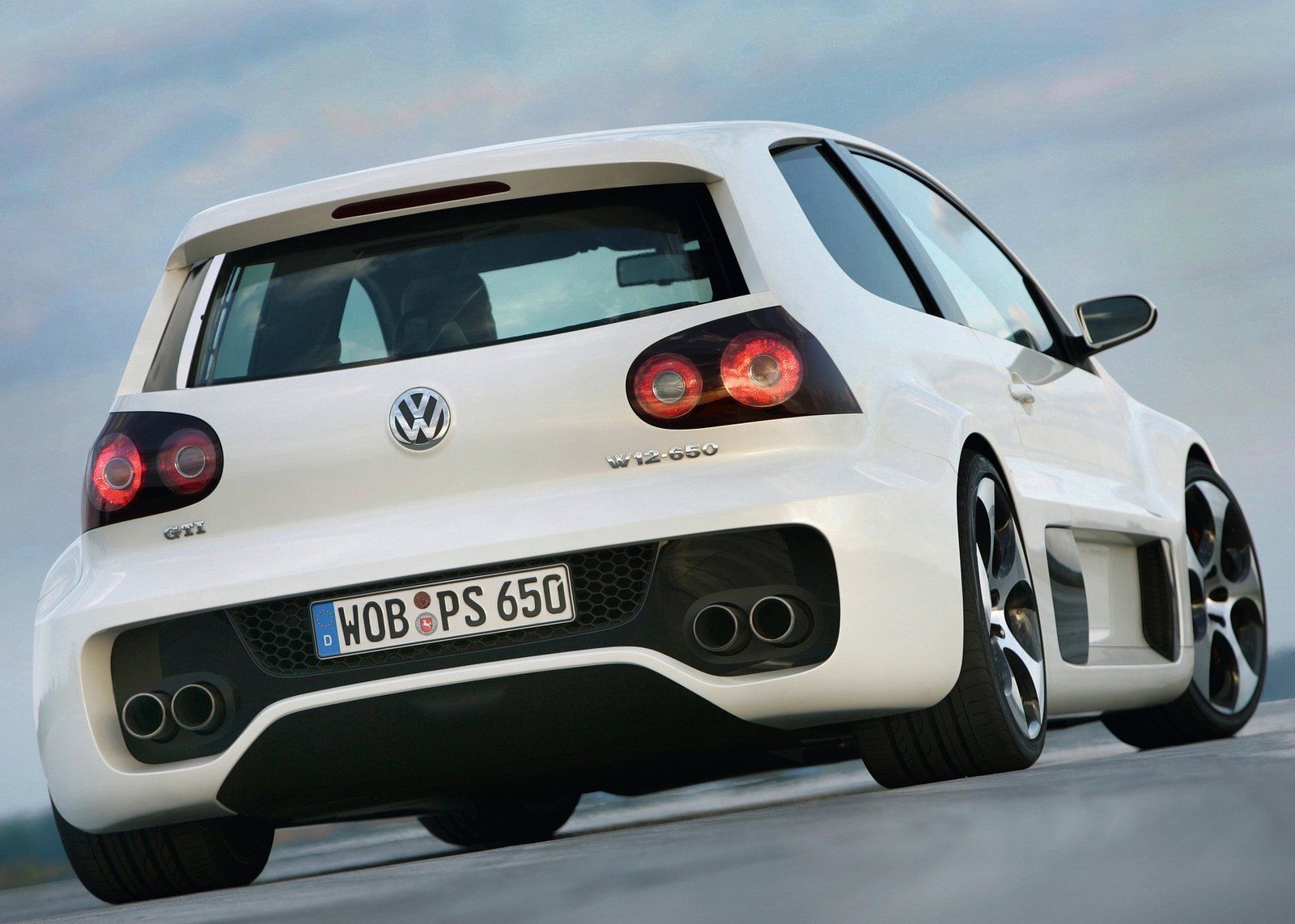 Volkswagen Golf GTI W12