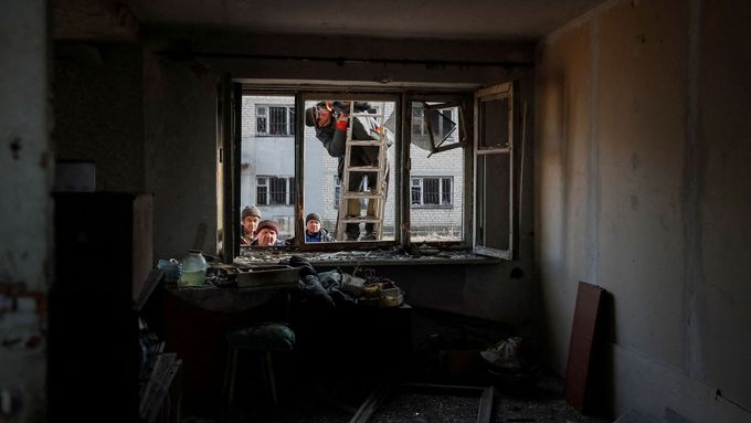 Dům v Novoluhanske zničený odstřelováním.