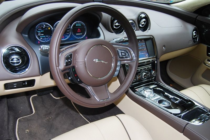 Test Jaguar XJ