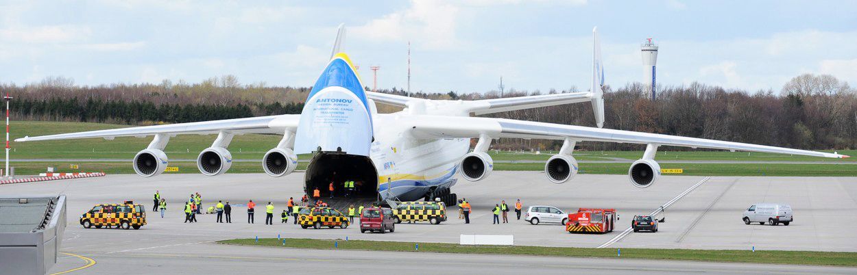 Fotogalerie / Ruský nákladní letoun Antonov An-225