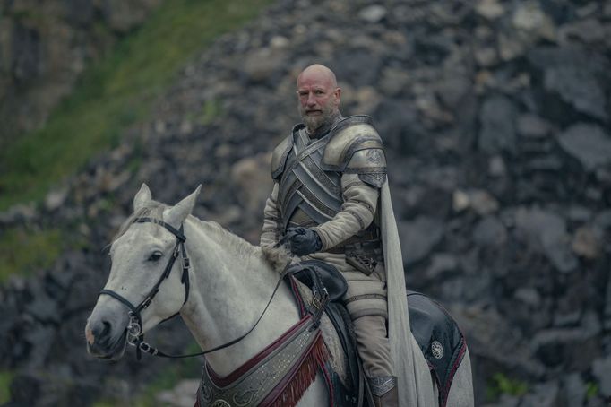 Graham McTavish jako Ser Harrold Westerling.