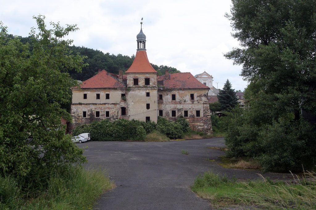 Památné ruiny severočeské. Mirošovice, okres Teplice