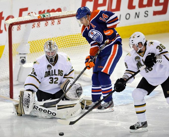 Edmonton vs. Dallas v zámořské NHL (Lehtonen, Eberle a Larsen).