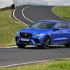 Land Rover 90 Jaguar F-Pace SVR