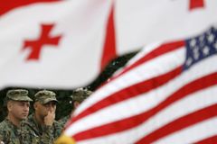 USA vedou v Gruzii vojenské manévry. A dráždí Rusy
