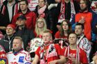 Třinec zůstal přes porážku lídrem tabulky, na druhou Kometu má tříbodový náskok.