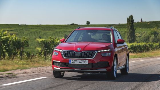 Boleslav si dovoluje. Nová Škoda Kamiq působí lepším dojmem než dražší VW T-Cross