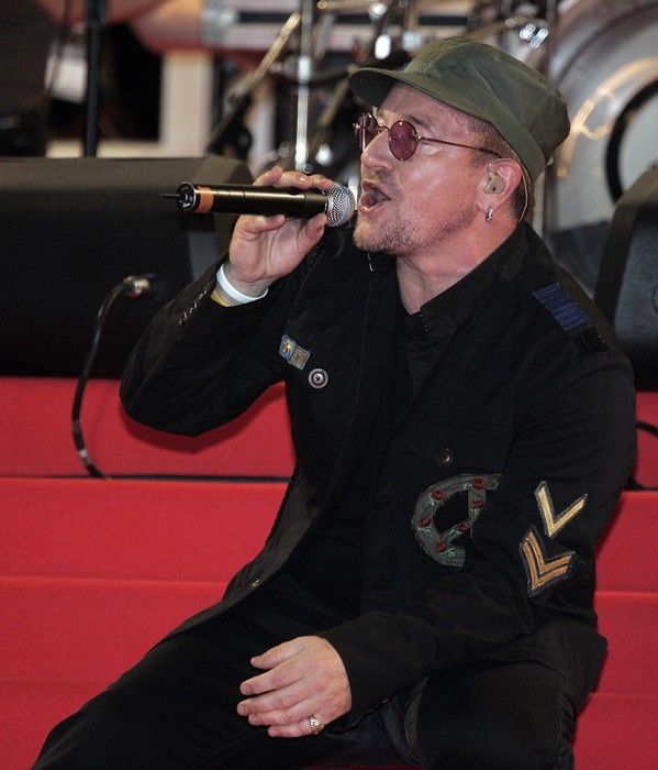 U2 na festivalu v Cannes