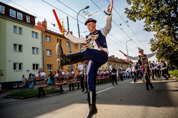 Kouzlo folklorních slavností. Tak vypadaly hody v Brně Slatiny