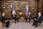 Summit Bidena a Putina nepřinesl velké výsledky, píše tisk. Schůzku zhodnotil i Trump