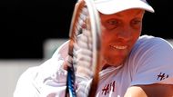 Jenže Berdych za kritického stavu zabral, nemaje co ztratit přitvrdil hru a slavil úspěch.