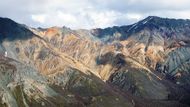 Pohoří Talkeetna nad údolím řeky Matanuska, Aljaška, USA