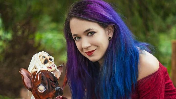 Krmila hady, teď peče psy a koně. Češka s vizáží rockerky ohromila svět svými dorty; Zdroj foto: Lucie Charvátová, se souhlasem