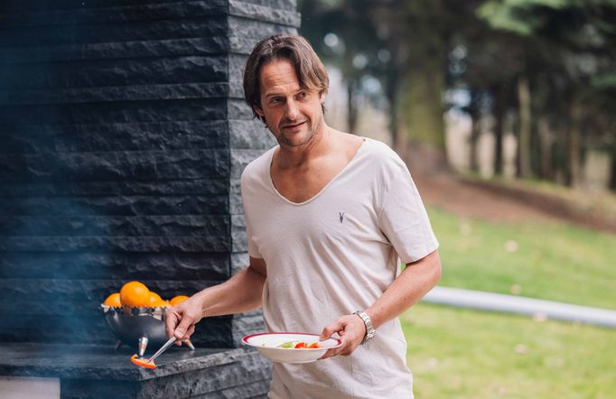 Slávek Horák v seriálu Na tělo, který bude Česká televize vysílat na jaře 2026.