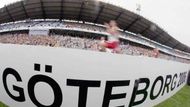 Účastníci rozběhu sprintu na 100 m běží v úvodní den evropského šampionátu ve švédském Göteborgu.