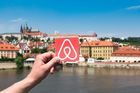 V Praze začal protest proti Airbnb, organizátoři si na něj pronajali byt přes Airbnb