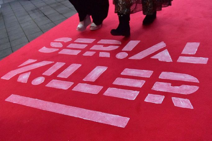 Snímek z úterního zahájení festivalu Serial Killer.