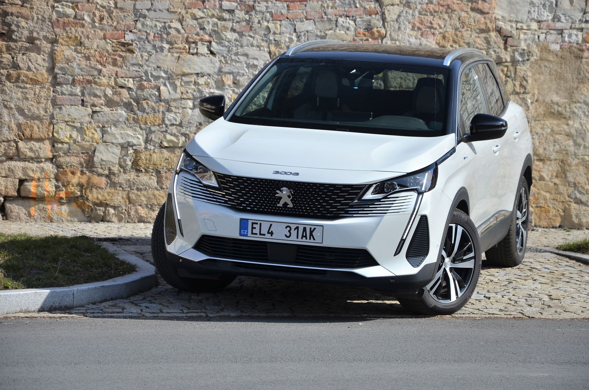 Peugeot 3008 Hybrid 2020 2021