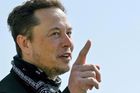 Elon Musk nabídl mladíkovi peníze, když přestane na Twitteru sledovat jeho letadlo