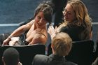 Cameron Diaz děni na scéně probírala s publikem.