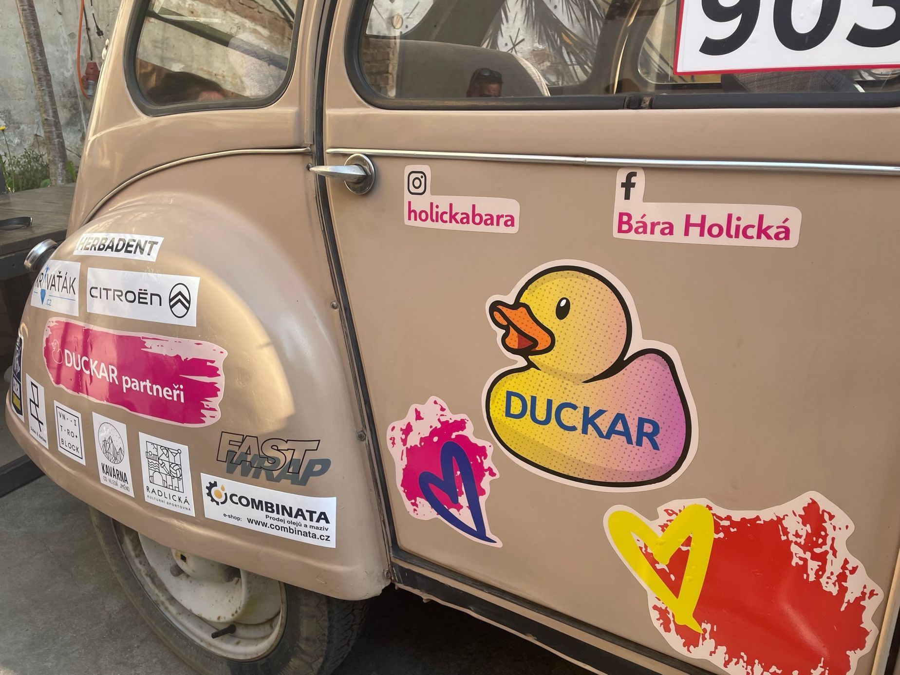 Citroën Kachna "Duckar" závodnice Bára Holická Dakar Classic