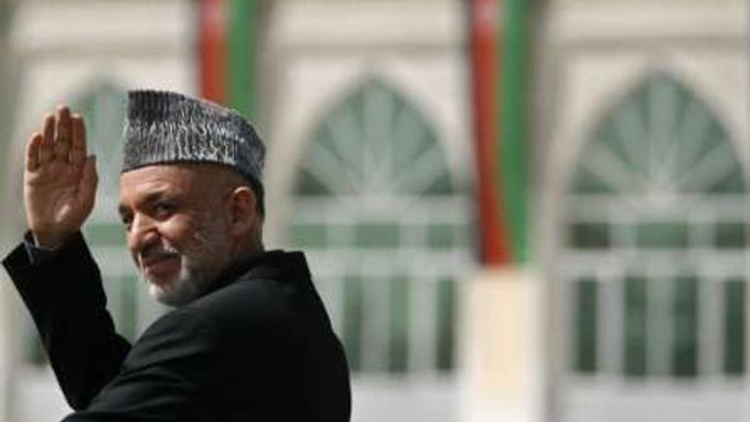 Podle analytiků chce Karzáí vtáhnout umírněné křídlo Talibanu do politiky
