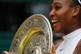 A Serena Williamsová, která dvaadvacátým grandslamovým triumfem vyrovnala bilanci Steffi Grafové.