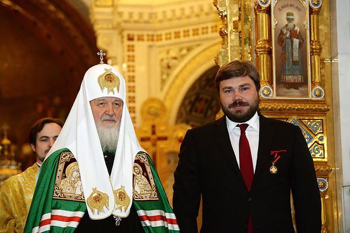 Ruský pravoslavný oligarcha a investor tzv. Ruského jara Konstantin Malofejev s patriarchou Kirillem.