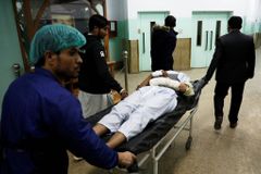Několikahodinové drama v Kábulu: Útočníci drželi rukojmí, nejméně 43 lidí zemřelo