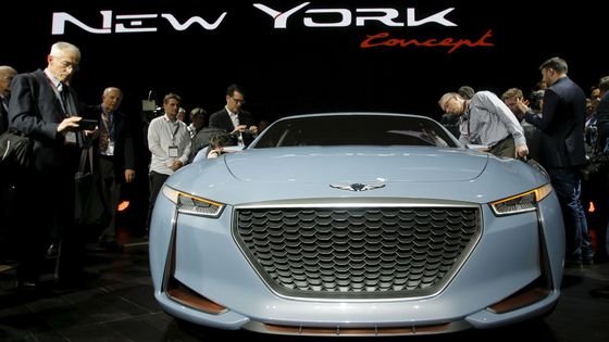 Startuje autosalon v New Yorku. Automobilky se chlubí luxusními SUV, hybridy i supersporty