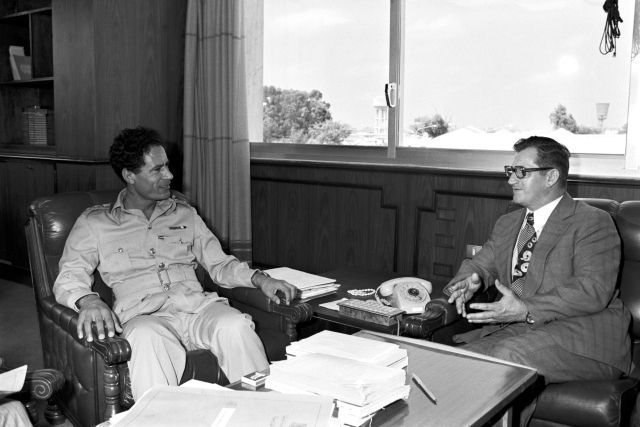 Muammar Kaddáfí a Lubomír Štrougal 1975