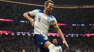 Harry Kane slaví gól ve čtvrtfinále MS 2022 Anglie - Francie