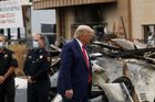 Foto: Trump navštívil místo hněvu. Protesty v Kenoshe označil za domácí terorismus
