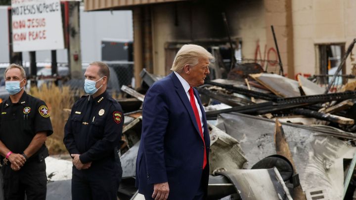 Foto: Trump navštívil místo hněvu. Protesty v Kenoshe označil za domácí terorismus
