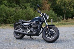 Prohlédněte si motorku Moto-Guzzi V9 Bobber