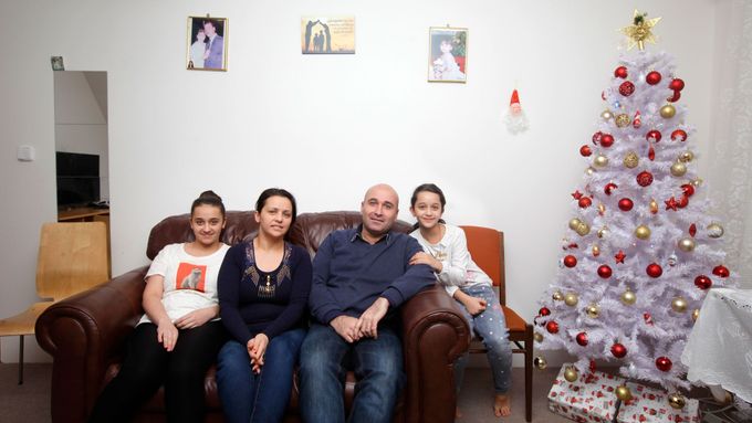 Rodina iráckých křesťanů, která žije v Praze.