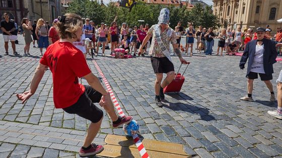 Praha, Staroměstské náměstí, happening, demonstrace, overturismus