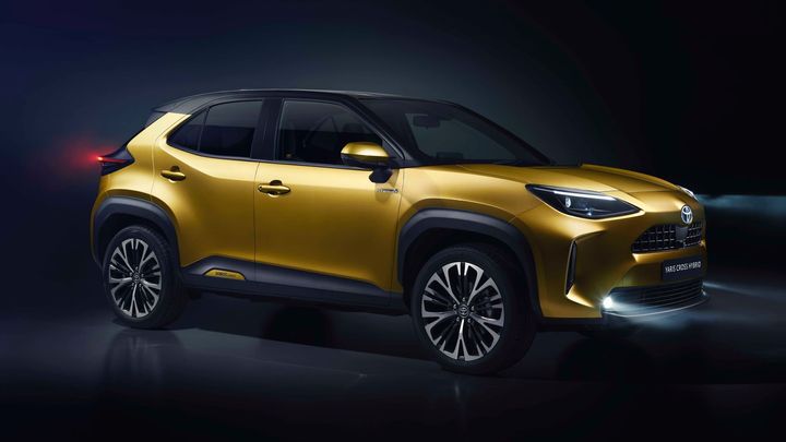 Toyota Yaris vstupuje mezi SUV. Konkurent Kamiqu nebo Capturu má i pohon všech kol