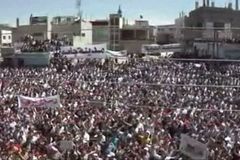 Pohřbu syrských demonstrantů se zúčastnilo 100 000 lidí